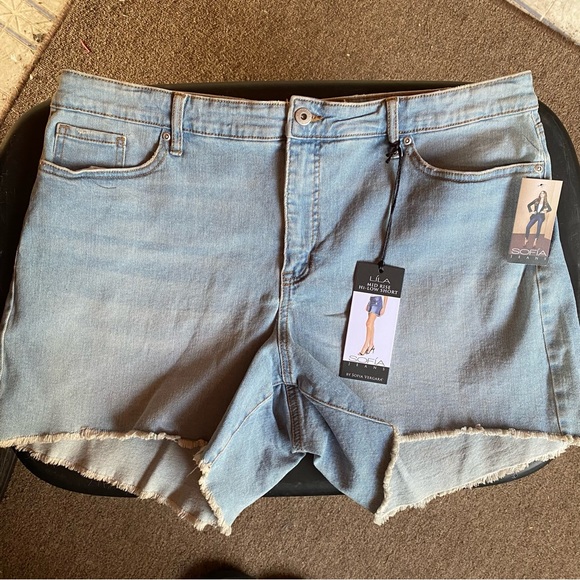 ☀️ Sofía Jeans By Sofia Vergara, Líla, Mid Rise, Hi-Low, Jean Shorts - Picture 9 of 15